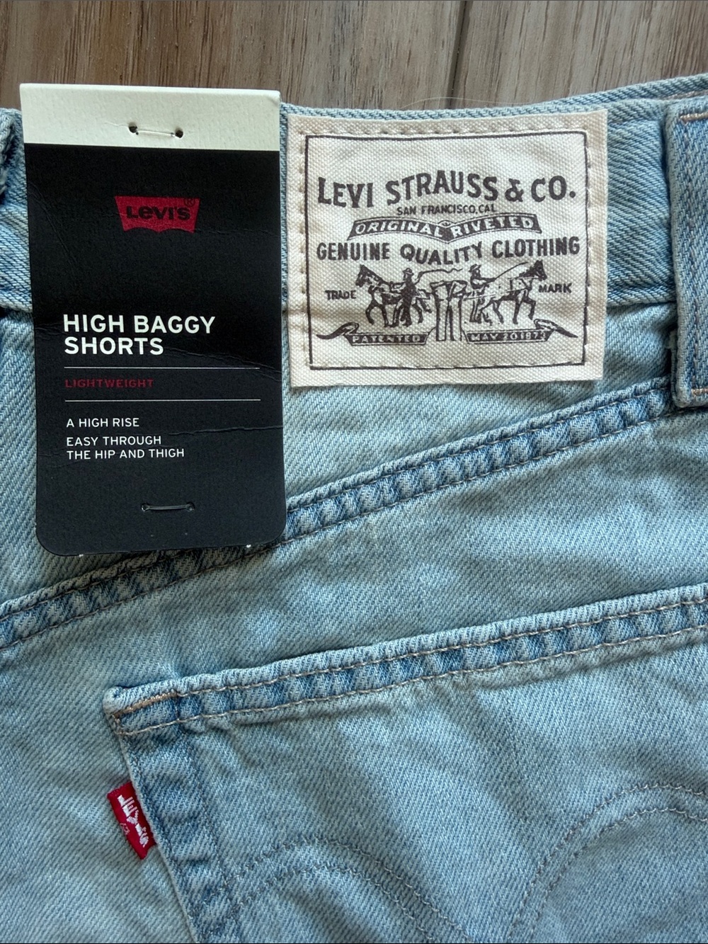 Levi's High Baggy Linen+ Denim Lightweight Shorts Light Blue Wash NWT 27 - Picture 5 of 11